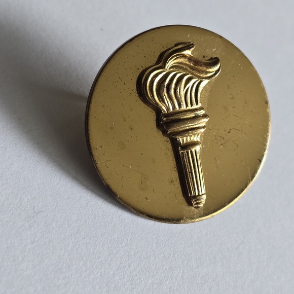 US Army Torch pin ROTC Gold Military Lapel brooch uniform - Picture 2 of 9